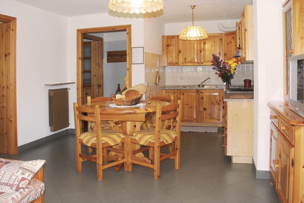Agriturismo Plan D'Avie Αόστα Δωμάτιο φωτογραφία