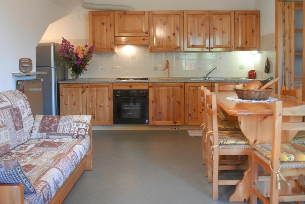 Agriturismo Plan D'Avie Αόστα Δωμάτιο φωτογραφία